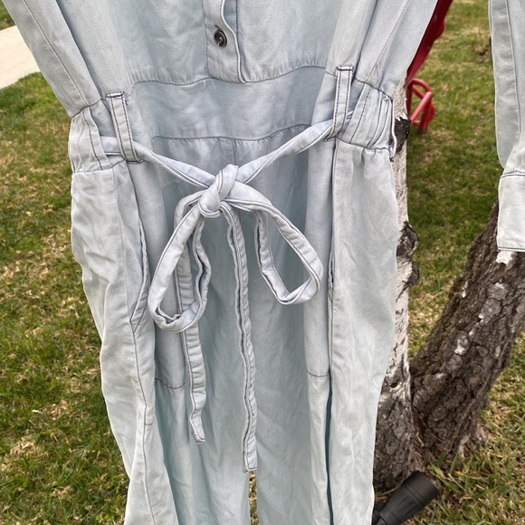 Hello Nite gorgeous fabulous baby blue jumpsuit with lots of pockets - Picture 5 of 15